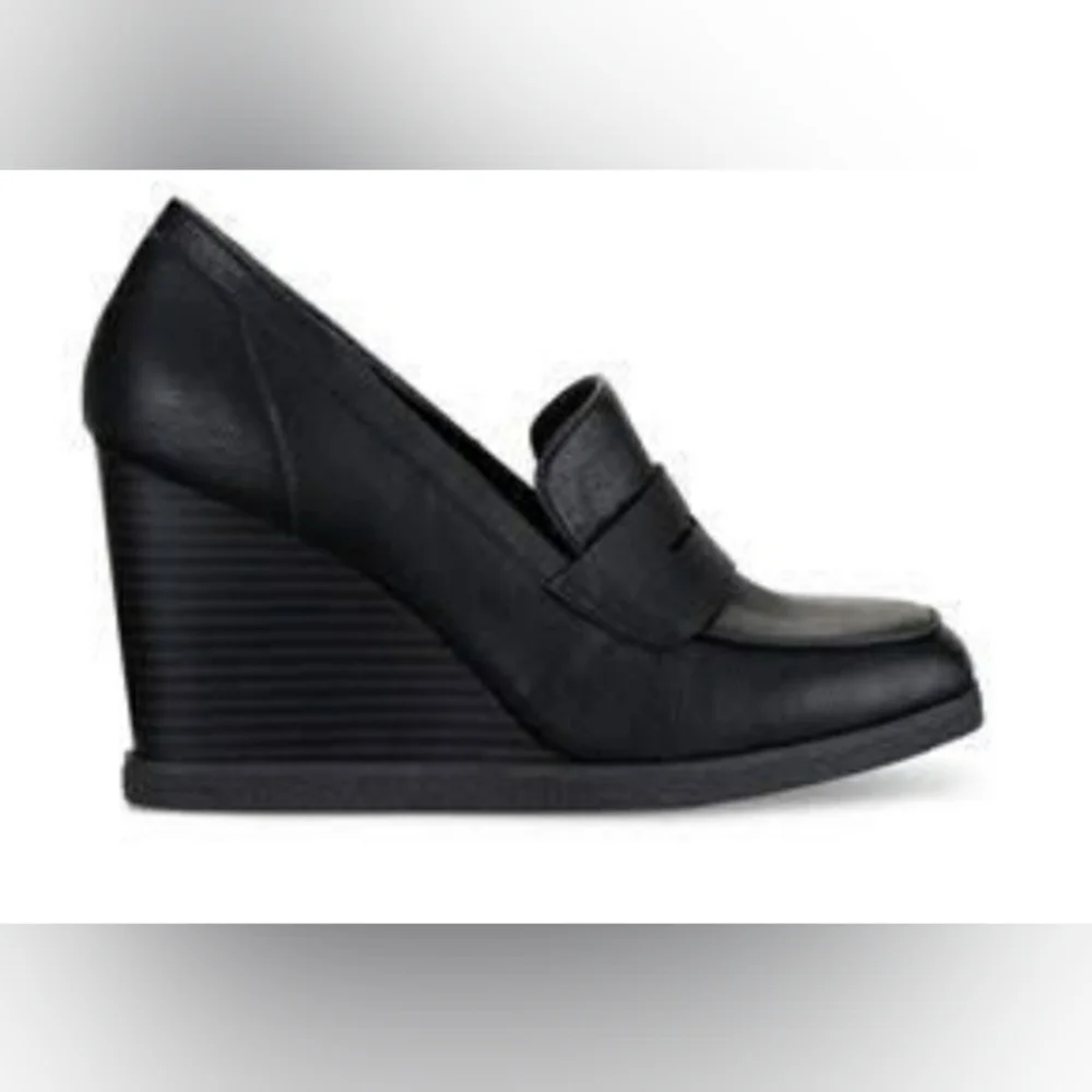 Sun + Stone Womens Jetta Faux Leather Slip On Wedge Heels sz 7 - Picture 1 of 6